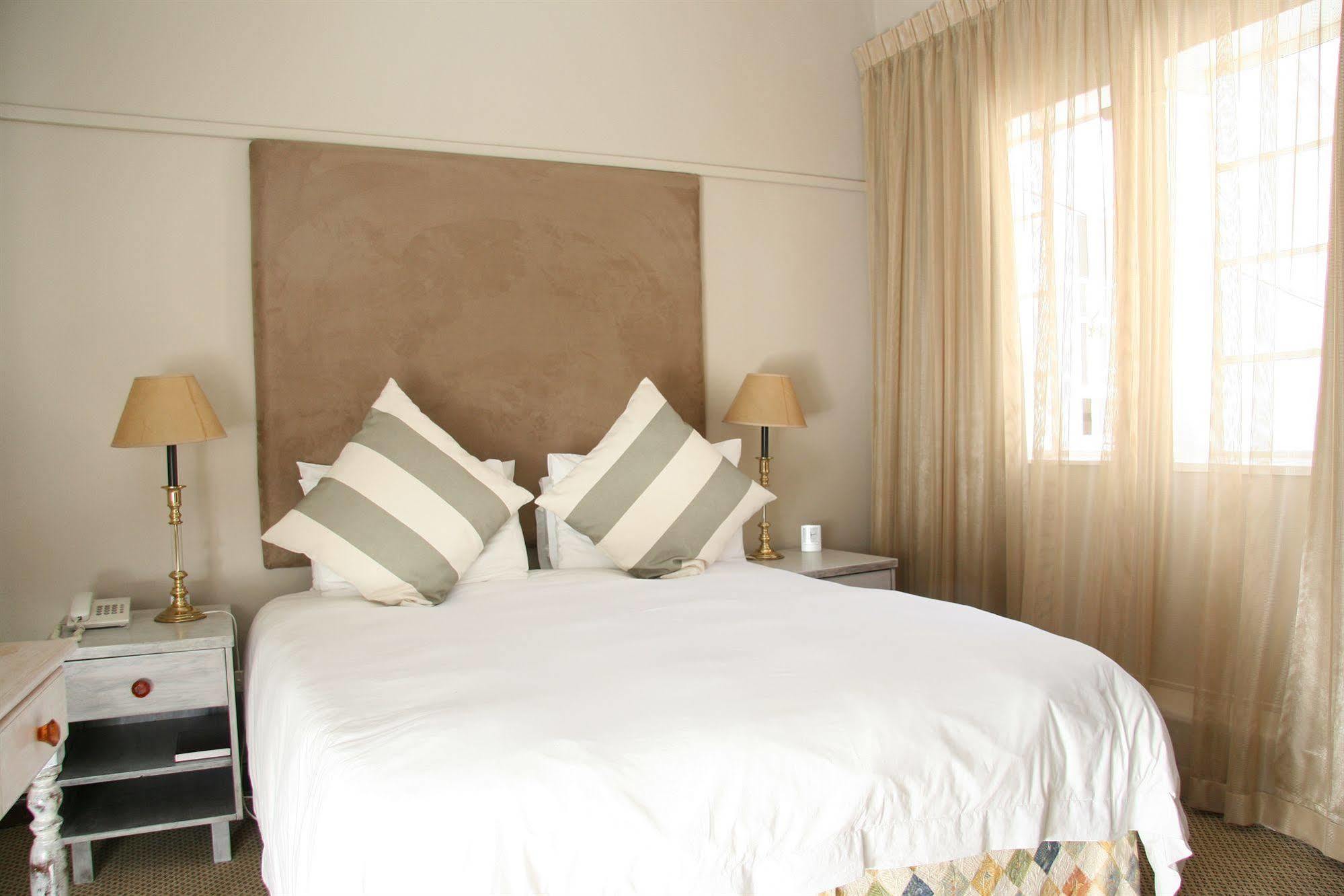 Tudor Hotel เคปทาวน์ ภายนอก รูปภาพ