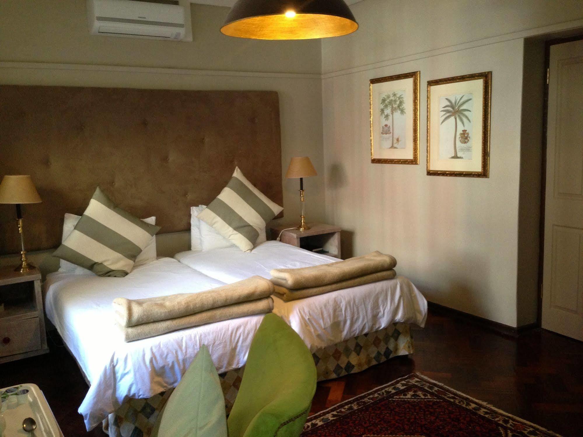 Tudor Hotel เคปทาวน์ ภายนอก รูปภาพ