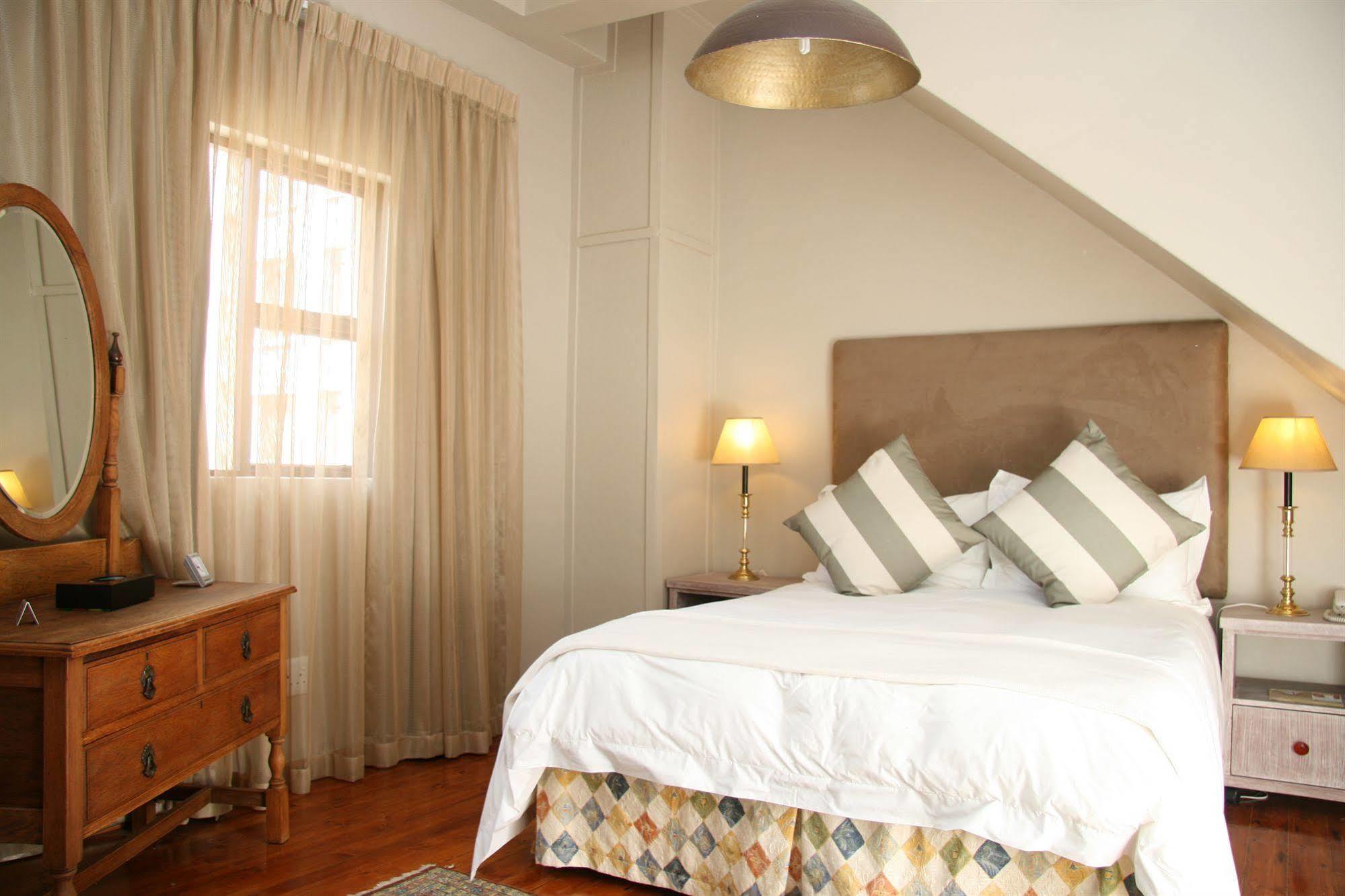 Tudor Hotel เคปทาวน์ ภายนอก รูปภาพ